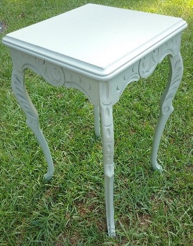 Distressing shabby chic table