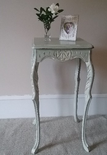 Distressing shabby chic table